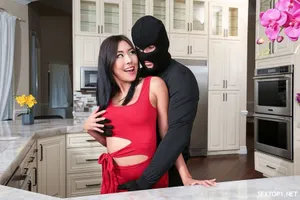 Chuốc bạn uống say, đụ với bà xã dâm của bạn