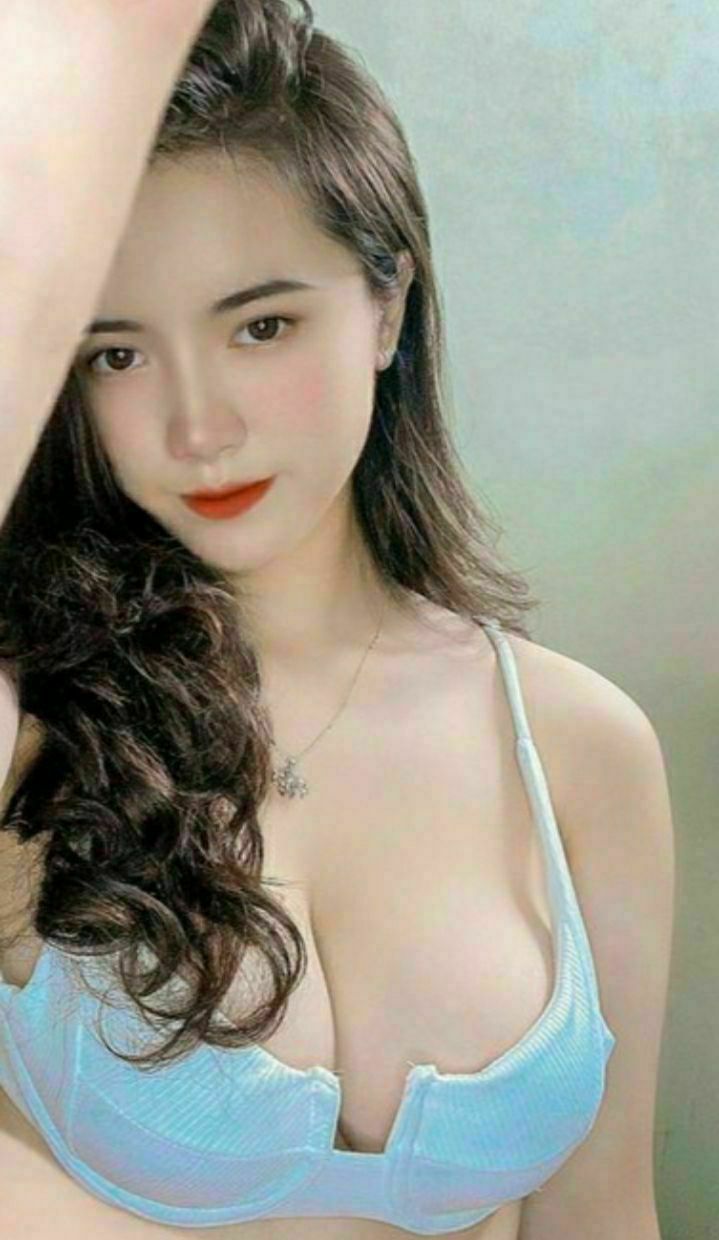 Đã lâu rồi tôi không quan hệ tình dục với một người phụ nữ trưởng thành. Em ngứa quá, muốn anh nhét nó vào chứ đừng kéo nó ra.