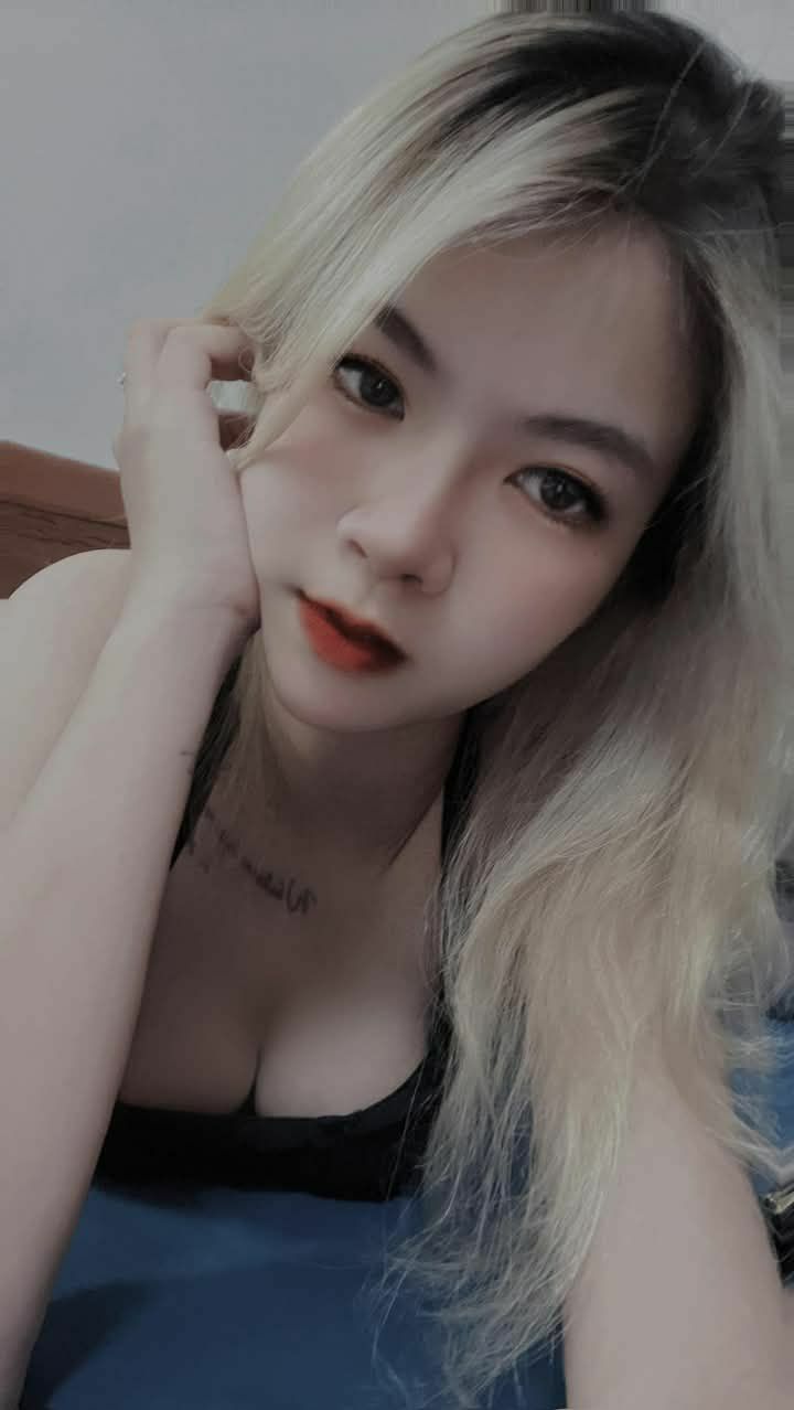 Gã đàn ông dâm đãng đã hẹn gặp một nữ cư dân mạng trong sáng và xinh đẹp. Anh ta thêm thuốc lắc vào đồ uống của cô và đùa giỡn với cô cho đến khi cô ngất đi. Anh ta cũng rên rỉ liên tục khi bị quan hệ.